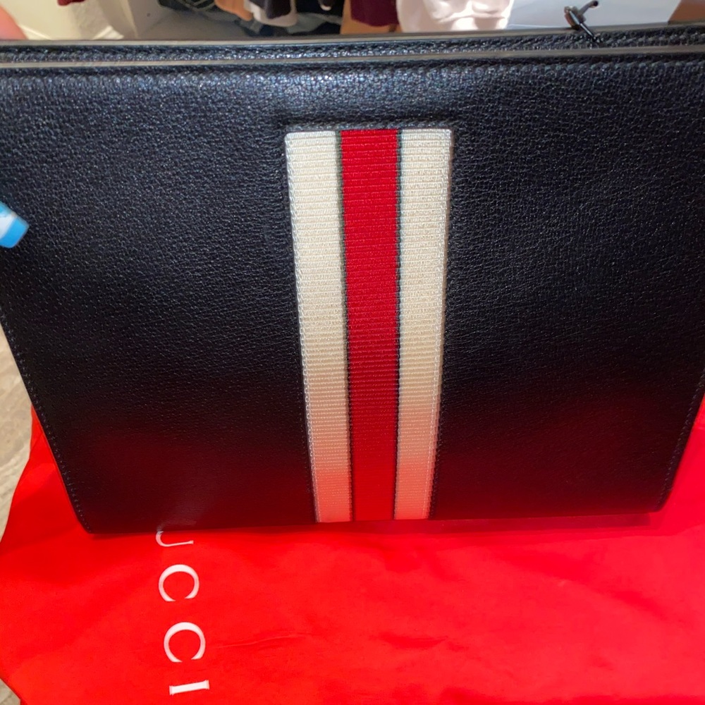 New 💕Gucci logo striped black pouch - Picture 4 of 8